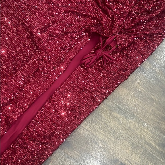 BLANC Elegant Sequin Gown - Picture 3 of 9